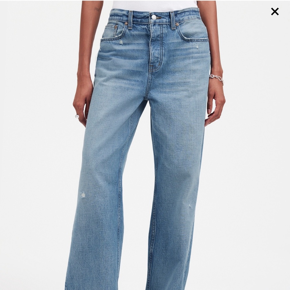 **DAMAGED Madewell Curvy Baggy Low Rise Jeans